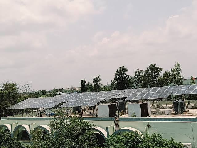 Rooftop solar structure